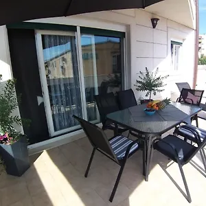 3 Bedroom With Terrace And Free Parking Appartement